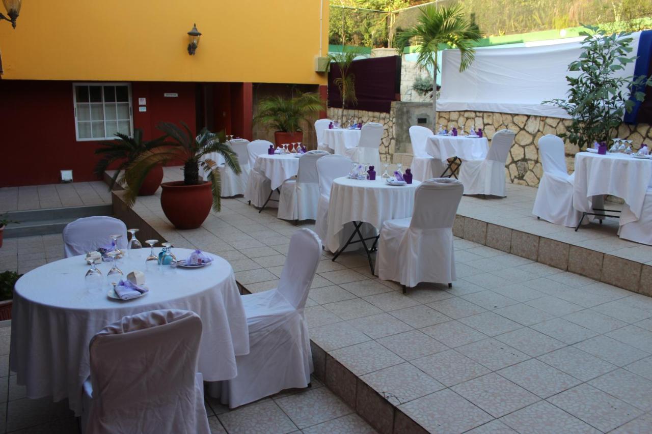 Altamont West Hotel Montego Bay Exterior photo