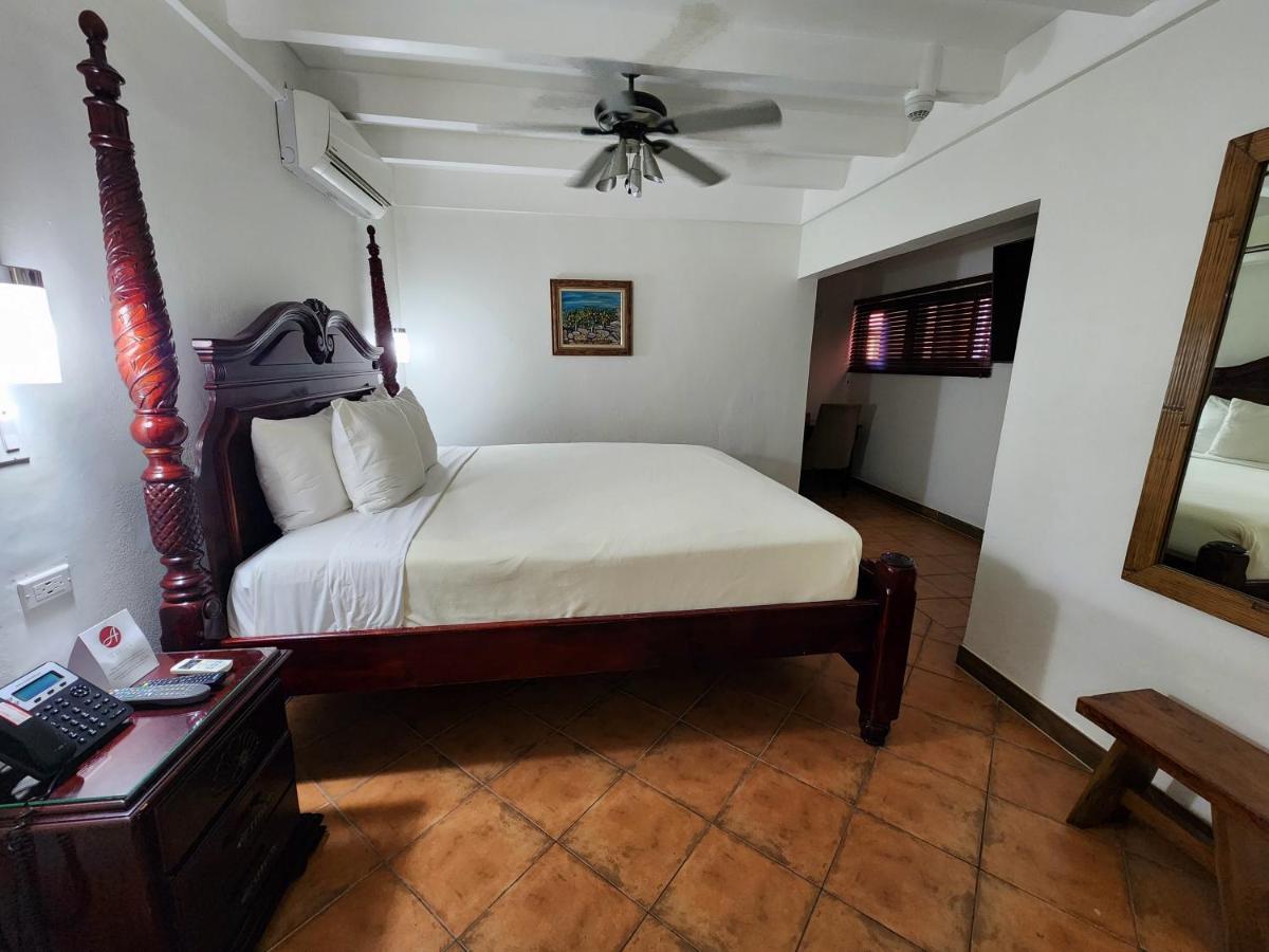 Altamont West Hotel Montego Bay Exterior photo