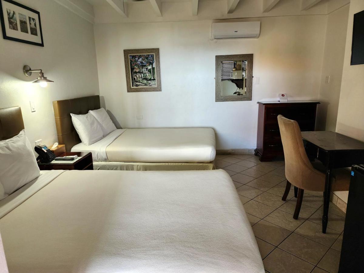 Altamont West Hotel Montego Bay Exterior photo