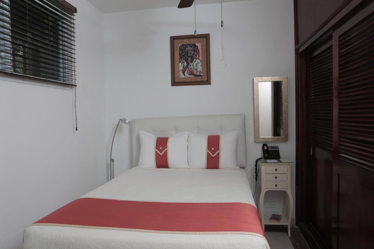 Altamont West Hotel Montego Bay Exterior photo