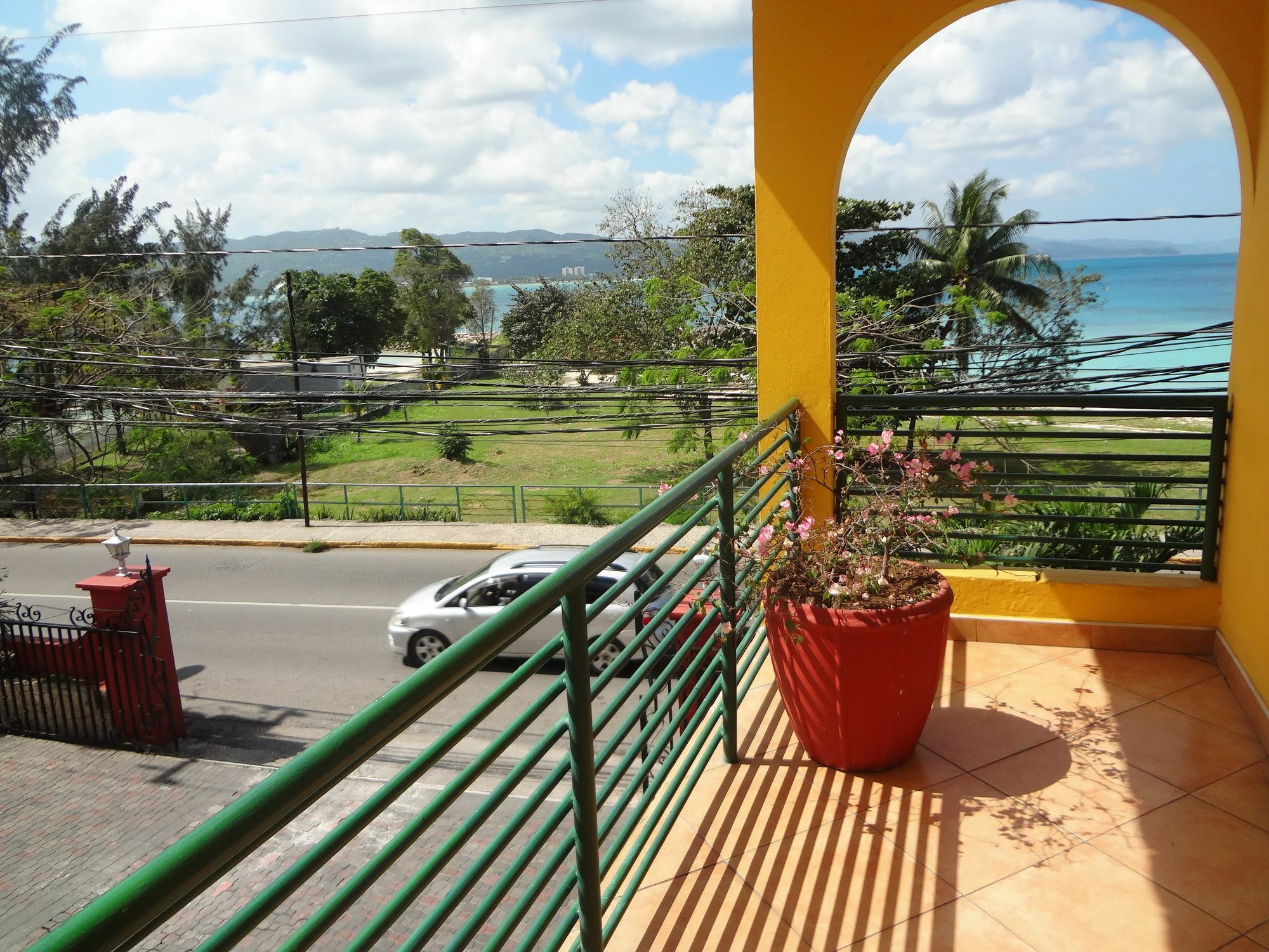 Altamont West Hotel Montego Bay Exterior photo